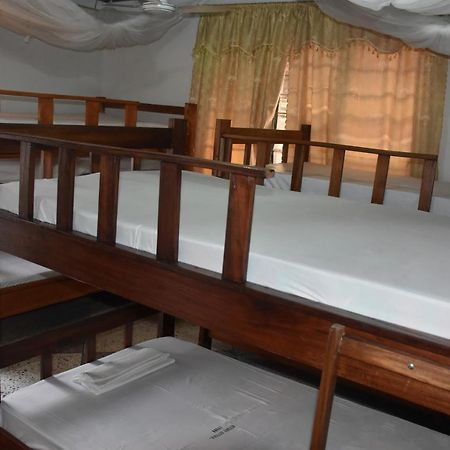 Kituri Royal Annex Bed & Breakfast Darüsselam Dış mekan fotoğraf