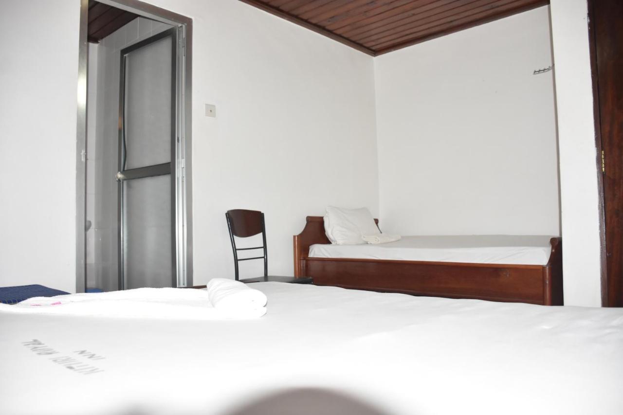 Kituri Royal Annex Bed & Breakfast Darüsselam Dış mekan fotoğraf
