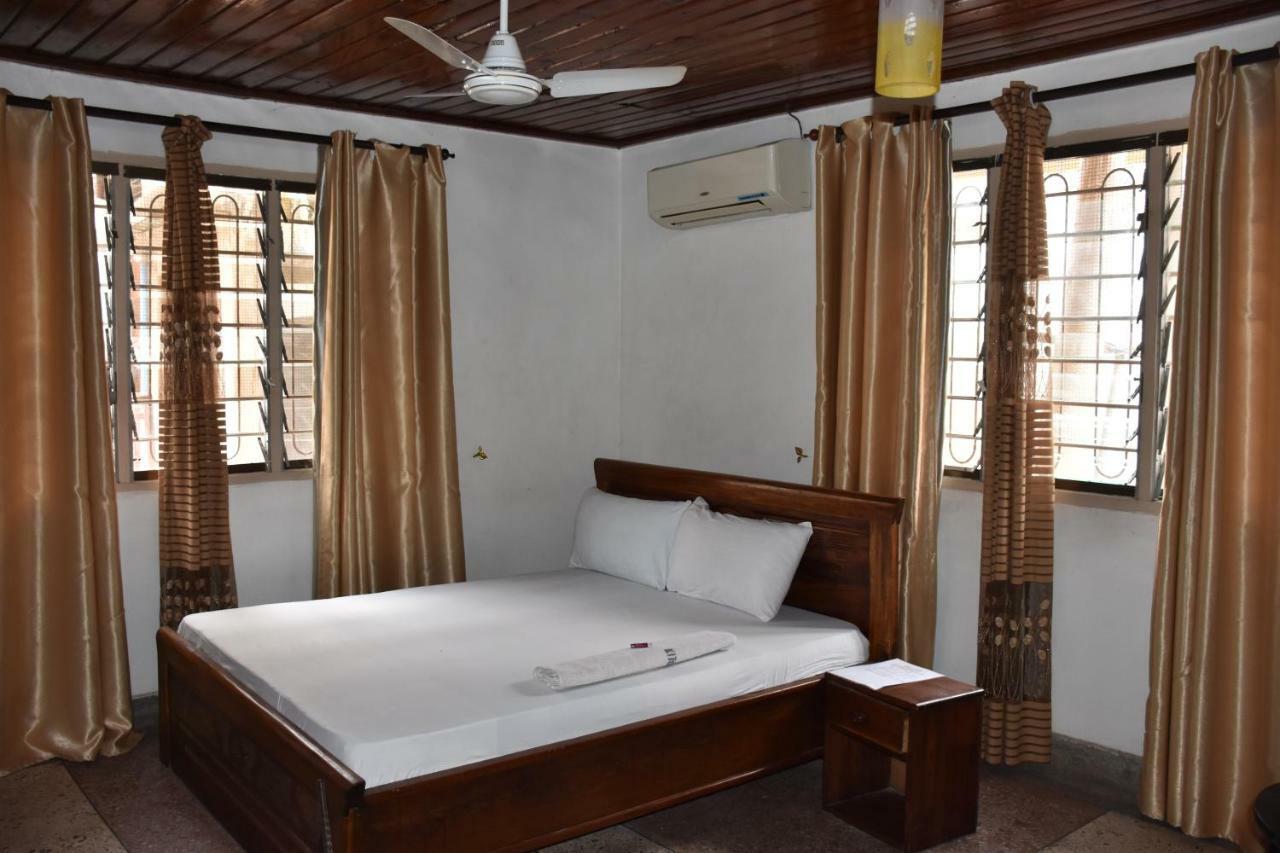 Kituri Royal Annex Bed & Breakfast Darüsselam Dış mekan fotoğraf