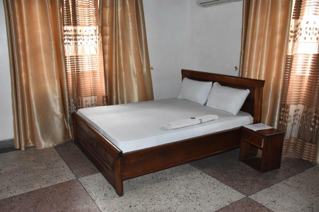 Kituri Royal Annex Bed & Breakfast Darüsselam Dış mekan fotoğraf