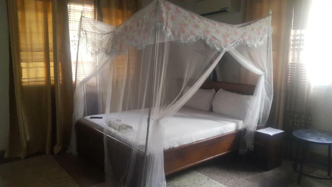 Kituri Royal Annex Bed & Breakfast Darüsselam Dış mekan fotoğraf