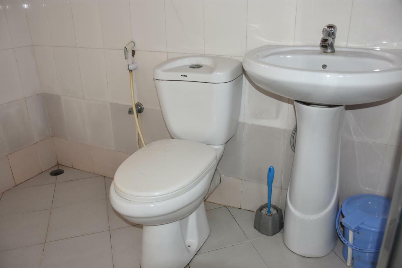Kituri Royal Annex Bed & Breakfast Darüsselam Dış mekan fotoğraf