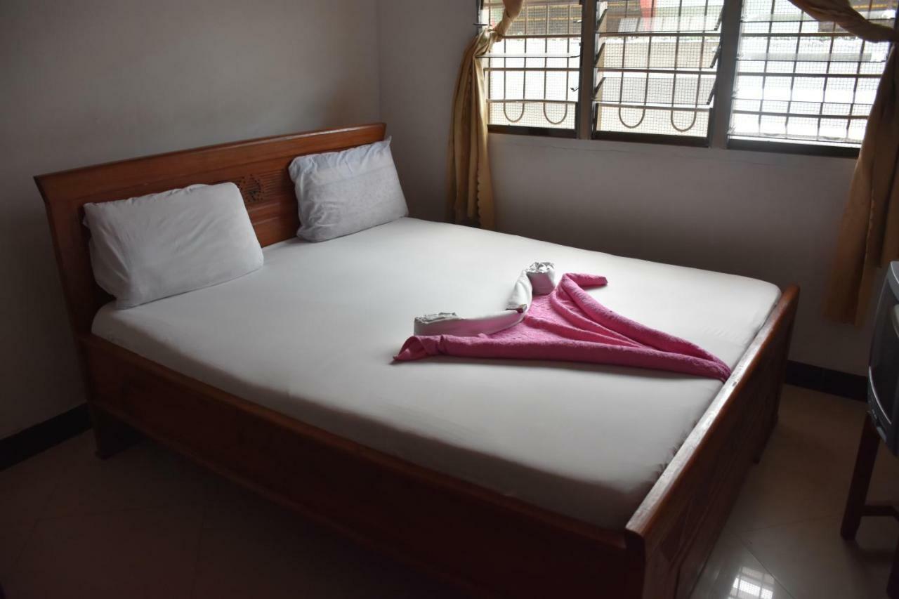 Kituri Royal Annex Bed & Breakfast Darüsselam Dış mekan fotoğraf