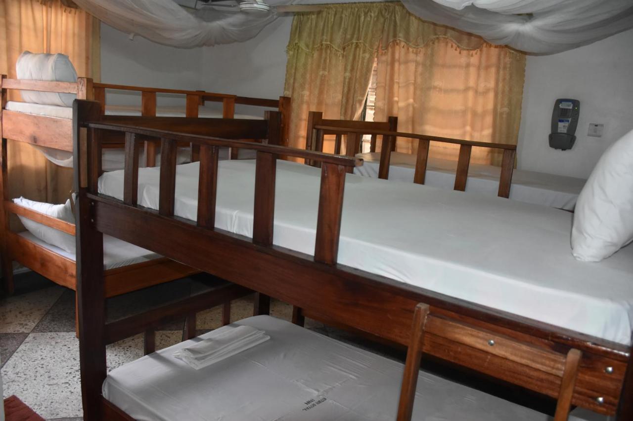 Kituri Royal Annex Bed & Breakfast Darüsselam Dış mekan fotoğraf
