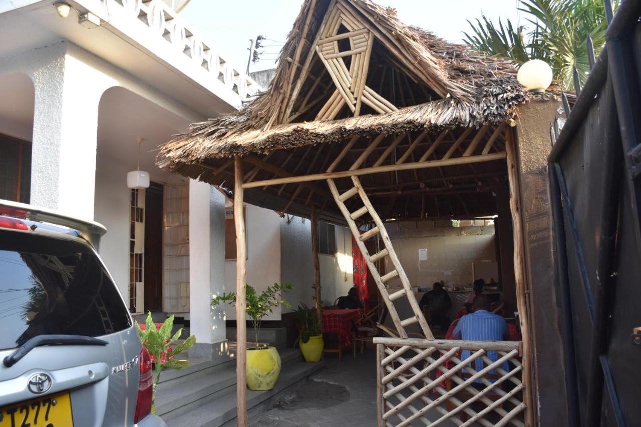 Kituri Royal Annex Bed & Breakfast Darüsselam Dış mekan fotoğraf
